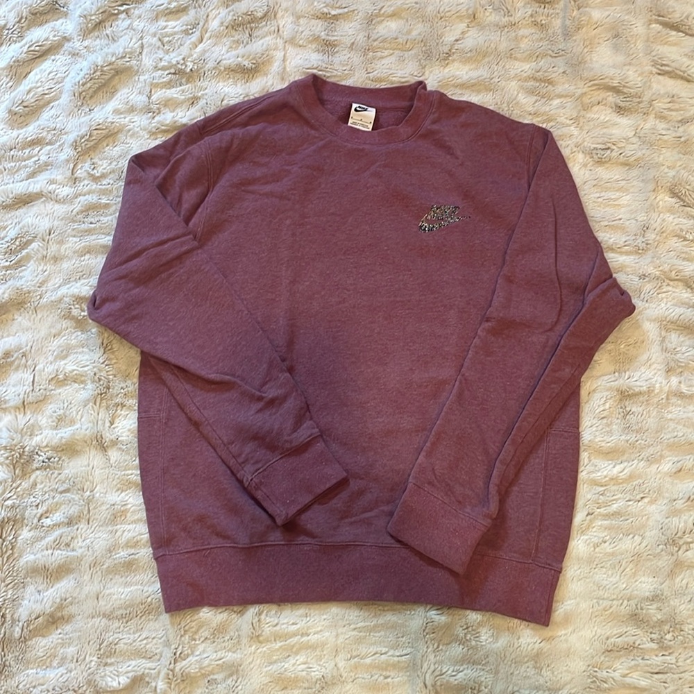 Men’s club fleece crewneck sweatshirt, size medium.